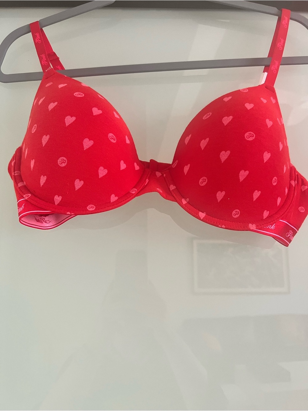 PINK Victoria’s Secret Red Heart Print T-Shirt Bra